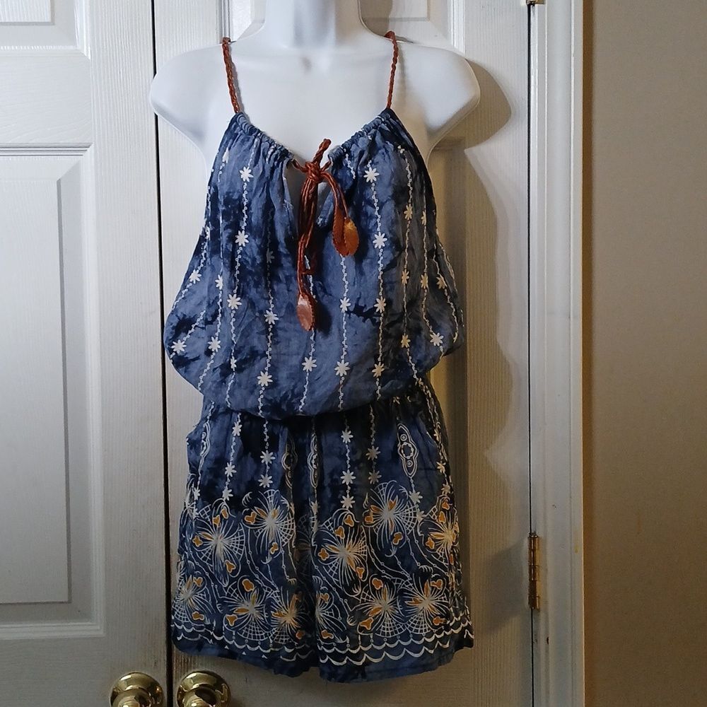 Sleeveless weaved strap blue white yellow floral print romper  Sz L EUC